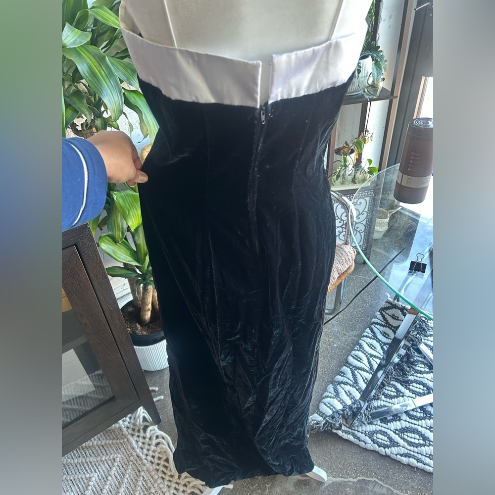 Vintage Velvet Bow Dress - Picture 5 of 7